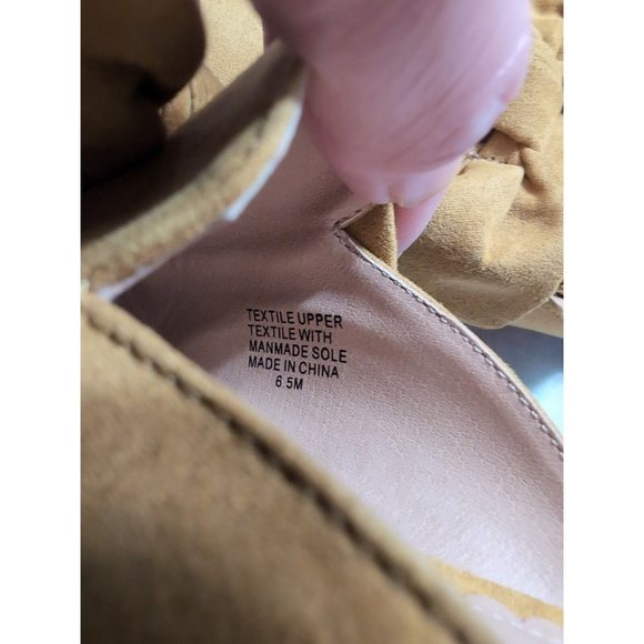 Loft Yellow Faux Suede Knot Tie Mule Flats Closed Toe Size 6.5M - Picture 5 of 10